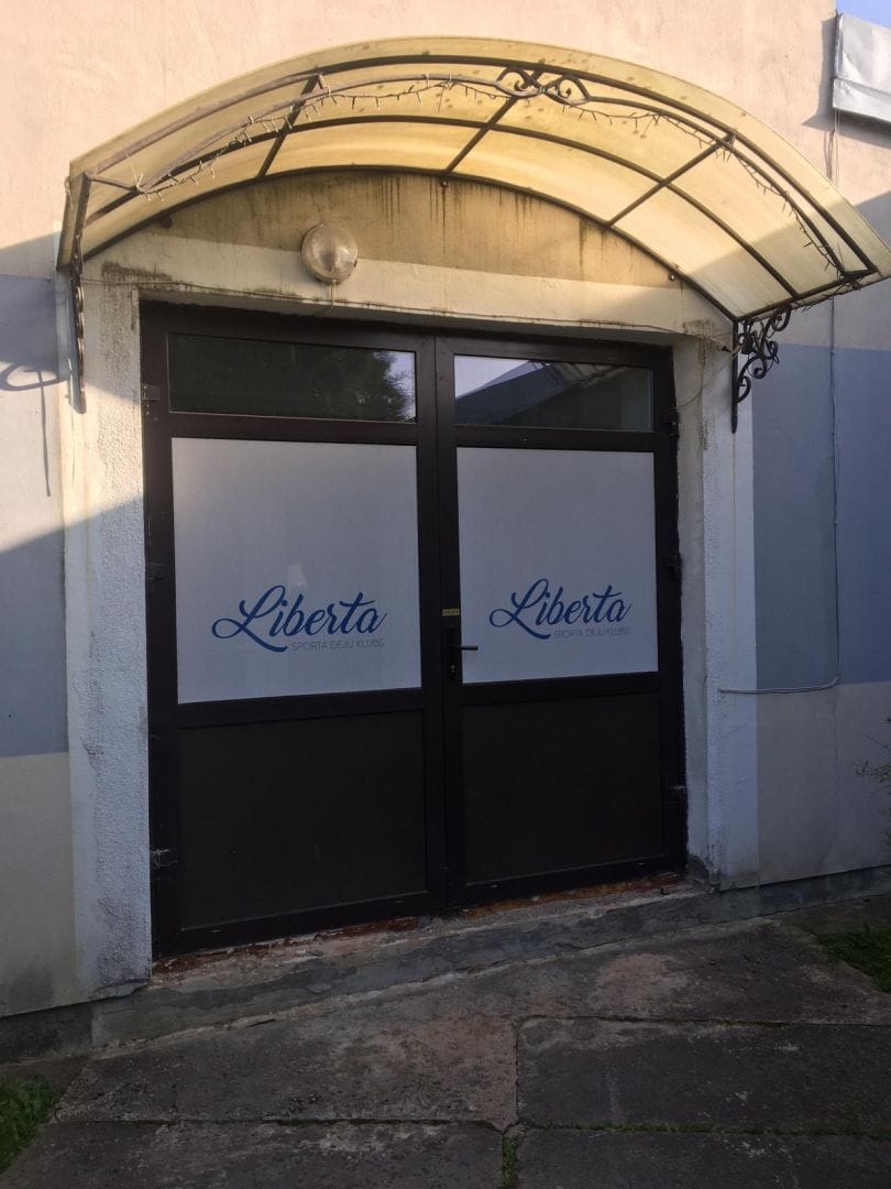 large_1608883745d62a8183f6